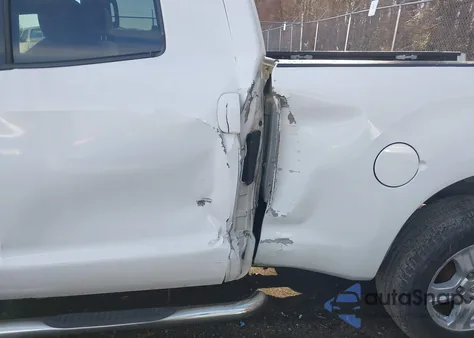 2013 Toyota Tundra Grade 4.6L V8 z USA, uszkodzony, nr VIN 5TFRM5F15DX054240